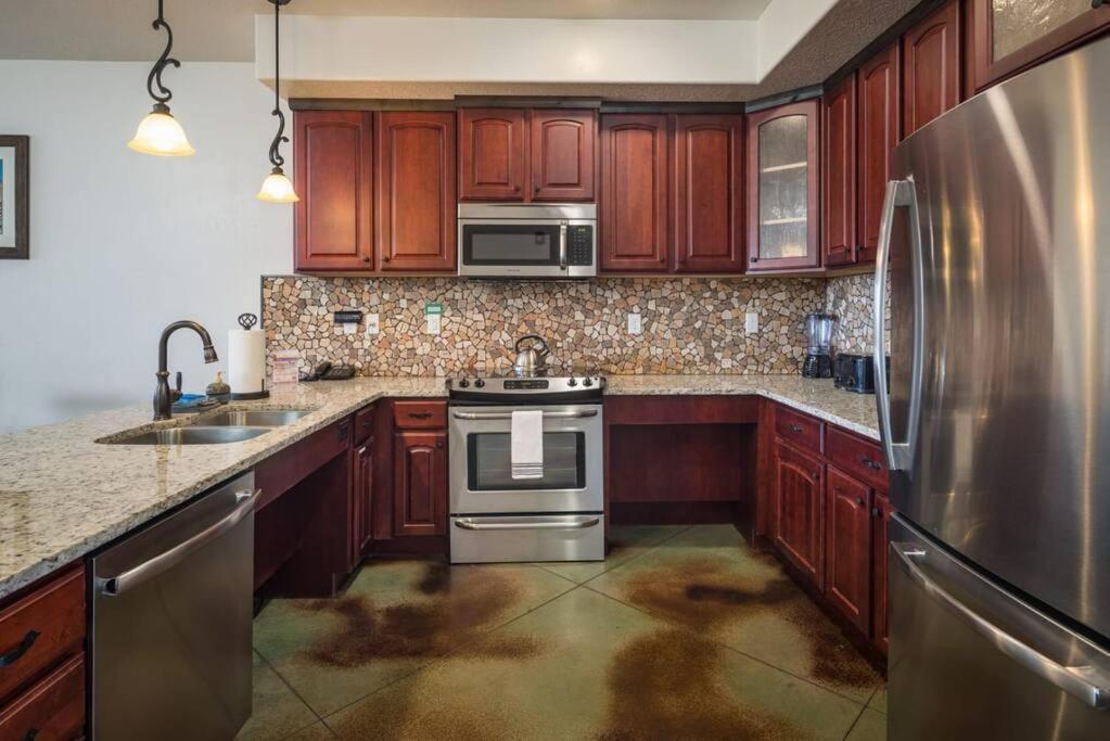 Luxury Downtown Rental 모아브 외부 사진